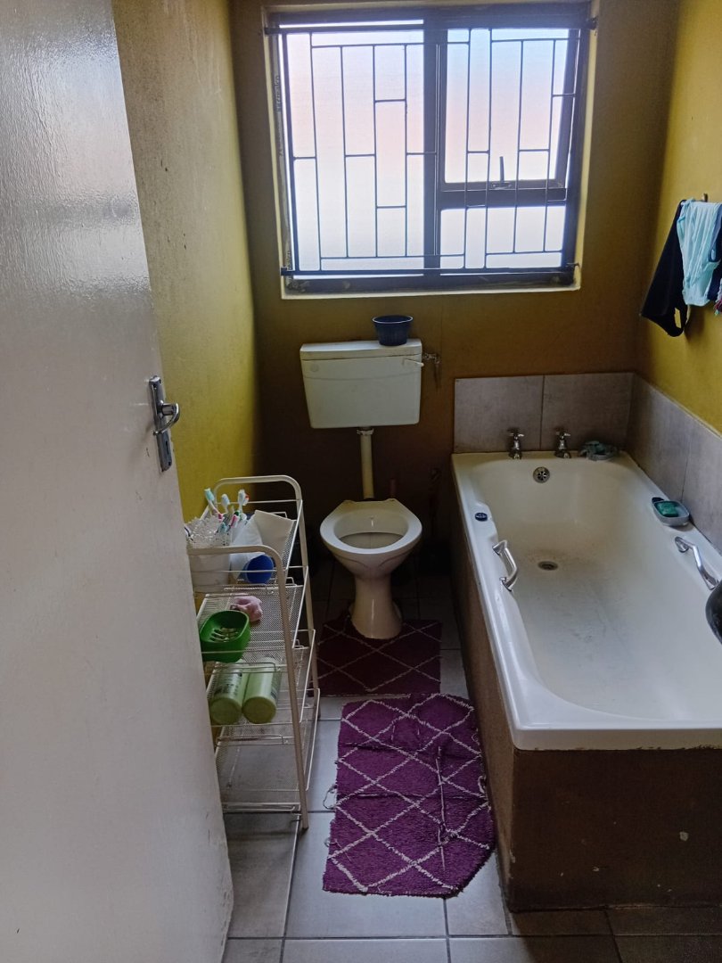 3 Bedroom Property for Sale in Ikwezi Park Western Cape